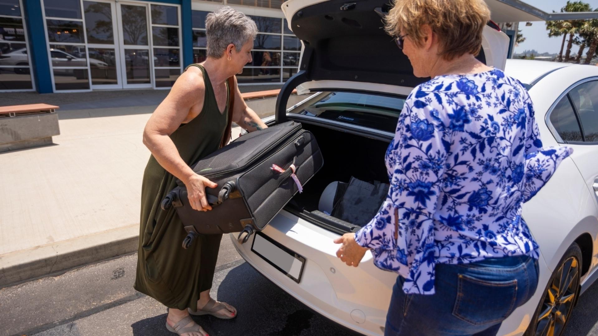 Pick-Up & Drop-Off Service
